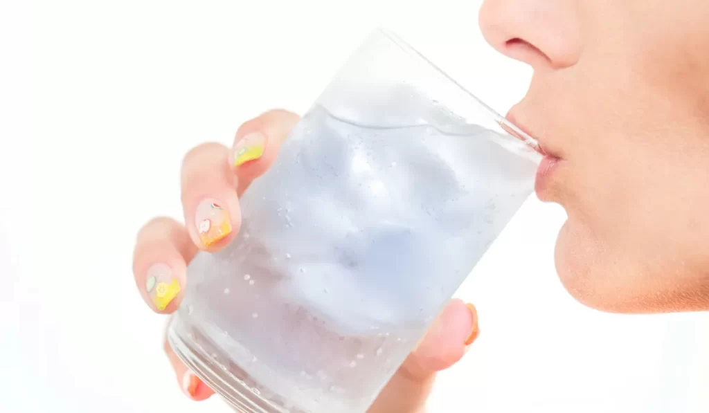 drink cold water